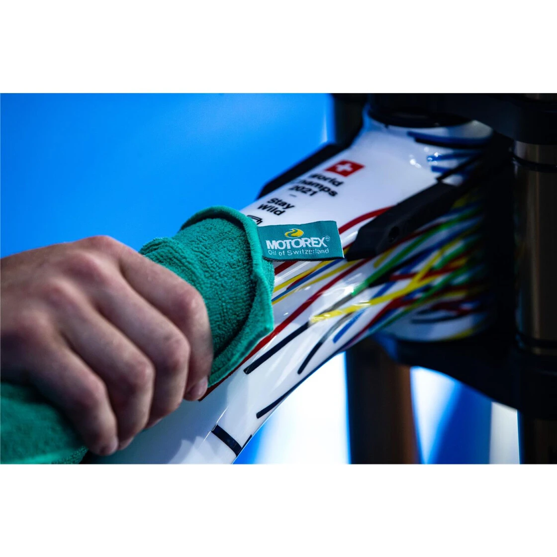 MOTOREX Oberflächenbehandlung BIKE SHINE 1x 300 Ml Sprühdose 5 MOTOREX Oberflächenbehandlung BIKE SHINE 1x 300 Ml Sprühdose – Bild 3