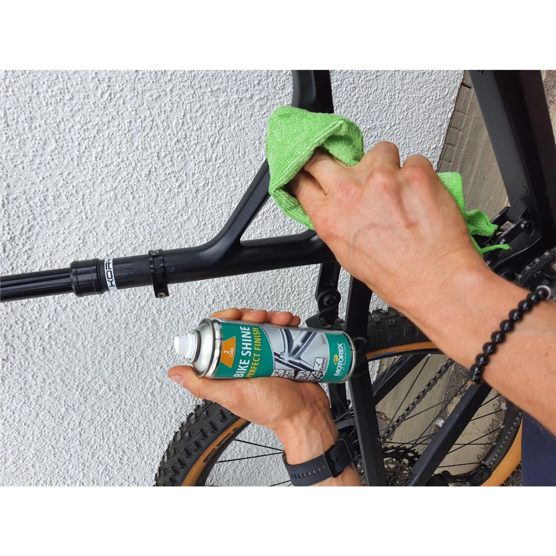 MOTOREX Oberflächenbehandlung BIKE SHINE 1x 300 Ml Sprühdose 4 MOTOREX Oberflächenbehandlung BIKE SHINE 1x 300 Ml Sprühdose – Bild 2